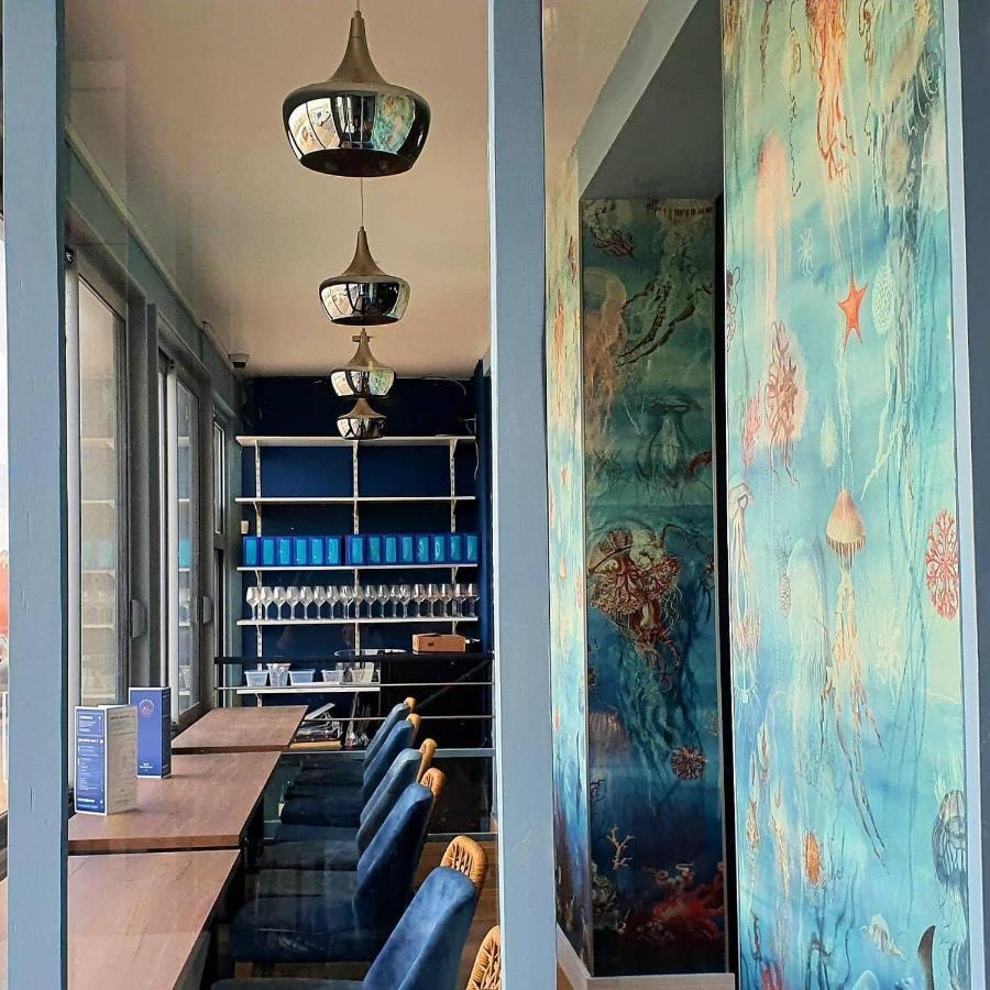 Hotel Restaurant L'Atelier Des Cousins Châtelaillon-Plage Екстериор снимка